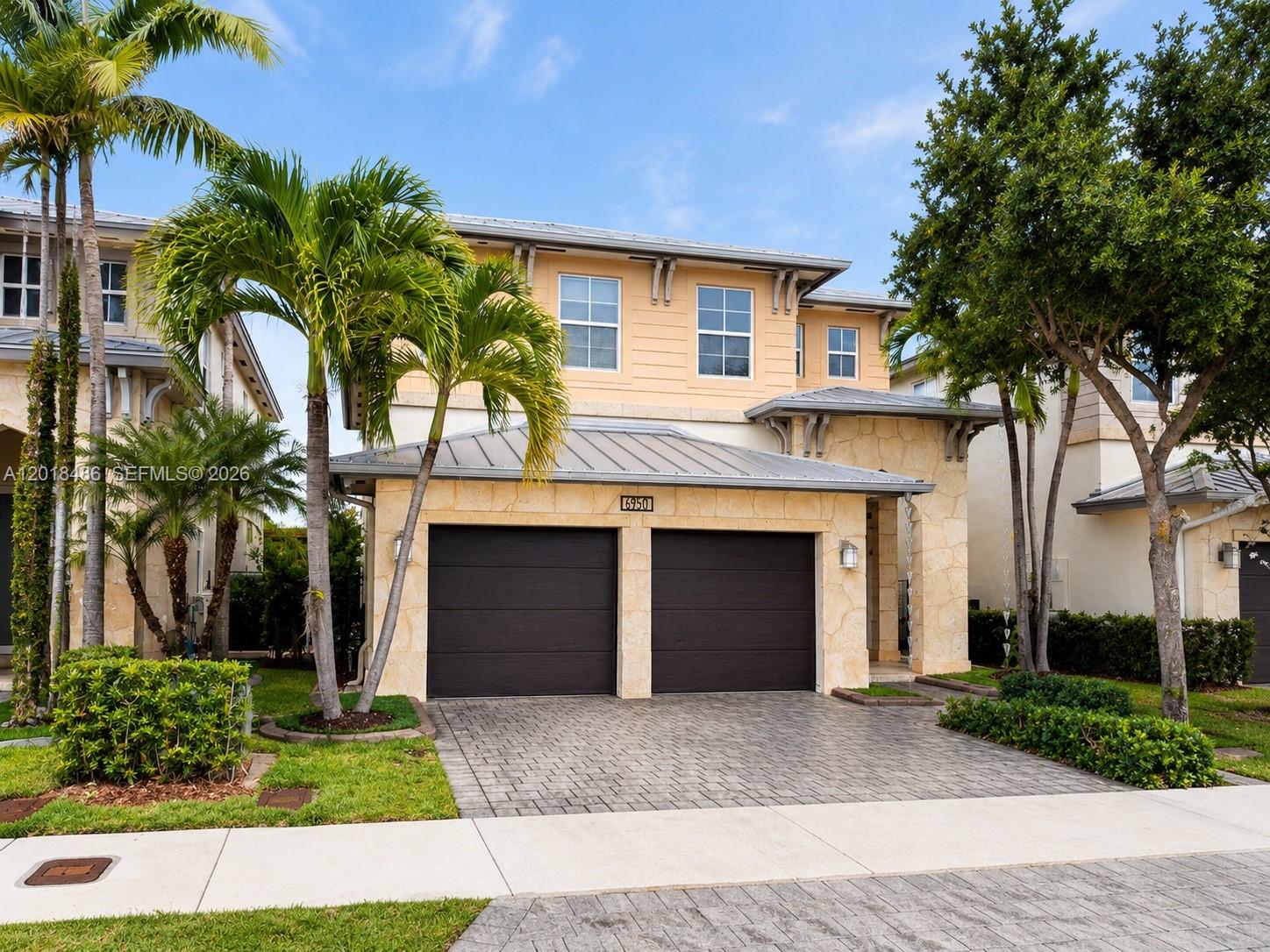 VINTAGE ESTATES - Residential