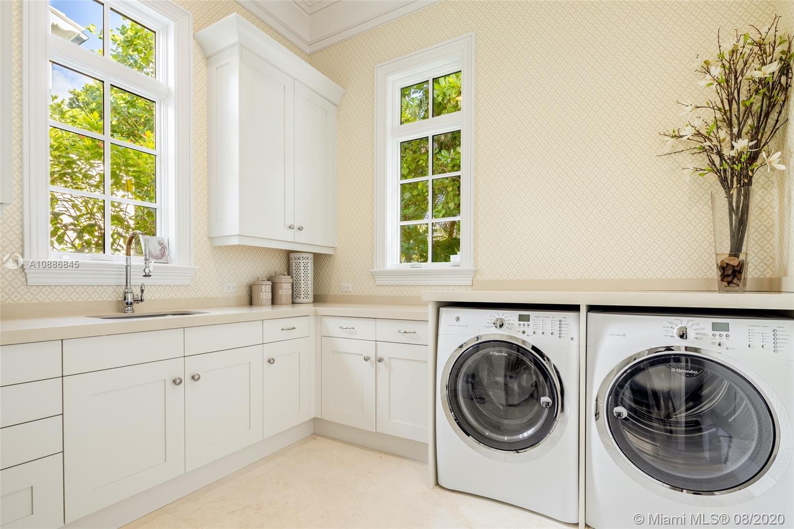 PALM BEACH SHORE ACRES - Residential