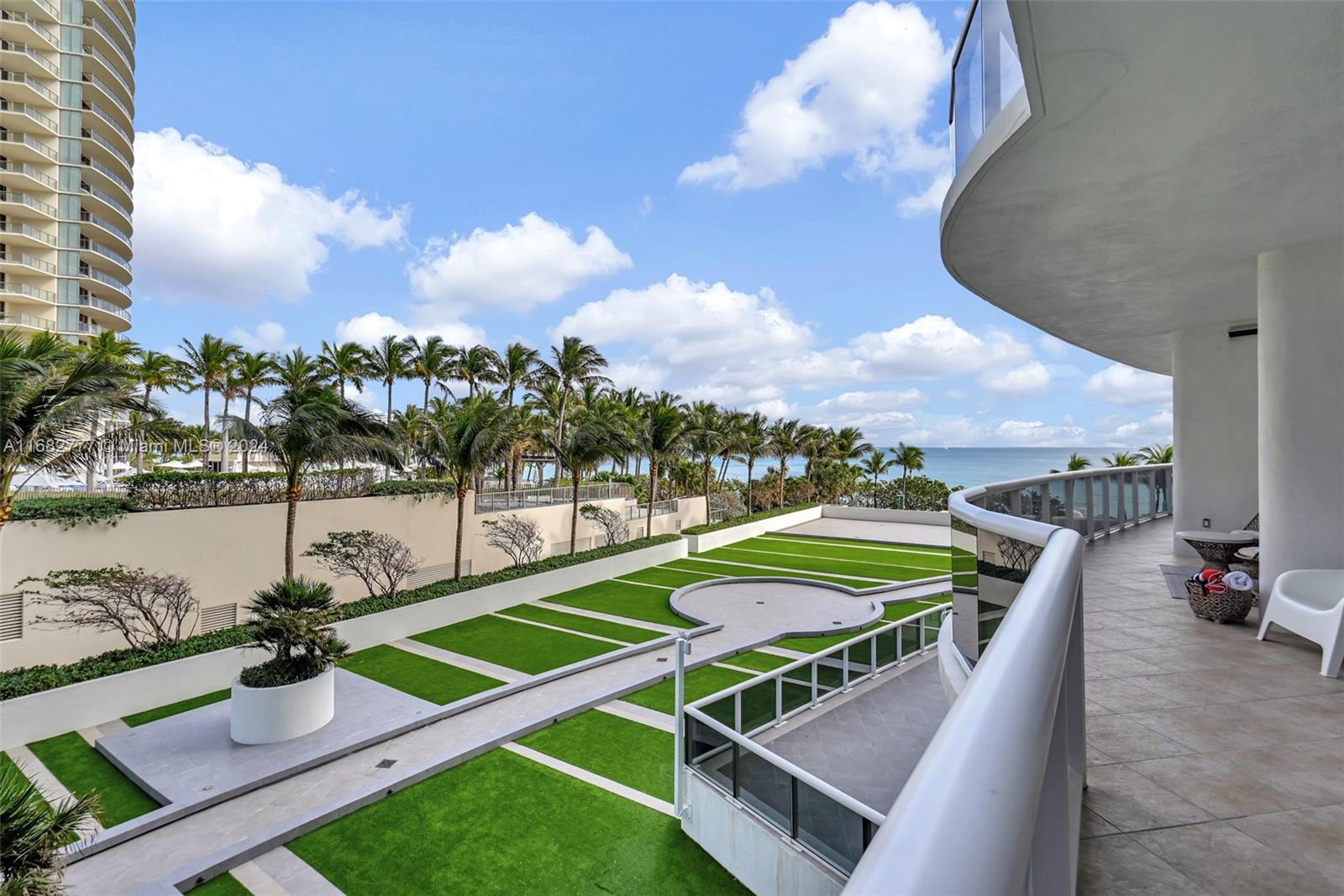 MAJESTIC TOWER - Residential