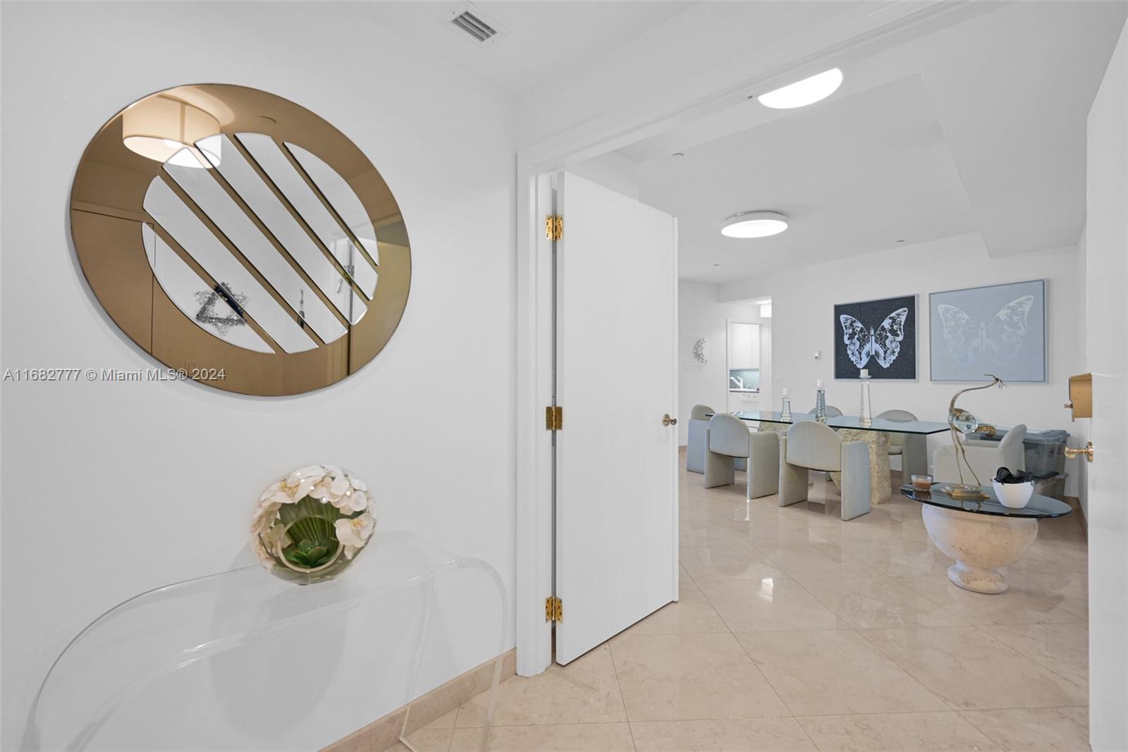 MAJESTIC TOWER - Residential