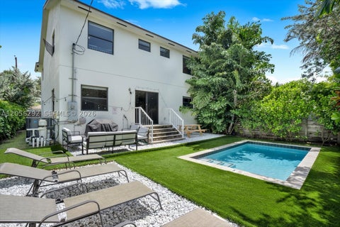 Photo of 808 SW 29th St, Fort Lauderdale, FL 33315 (MLS # A12056292)