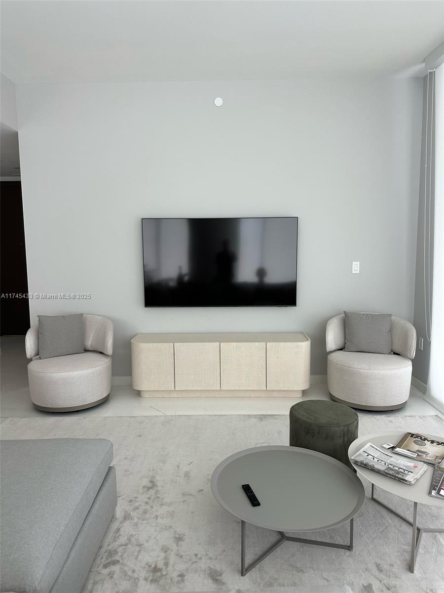 ASTON MARTIN RESIDENCES - Residential Lease