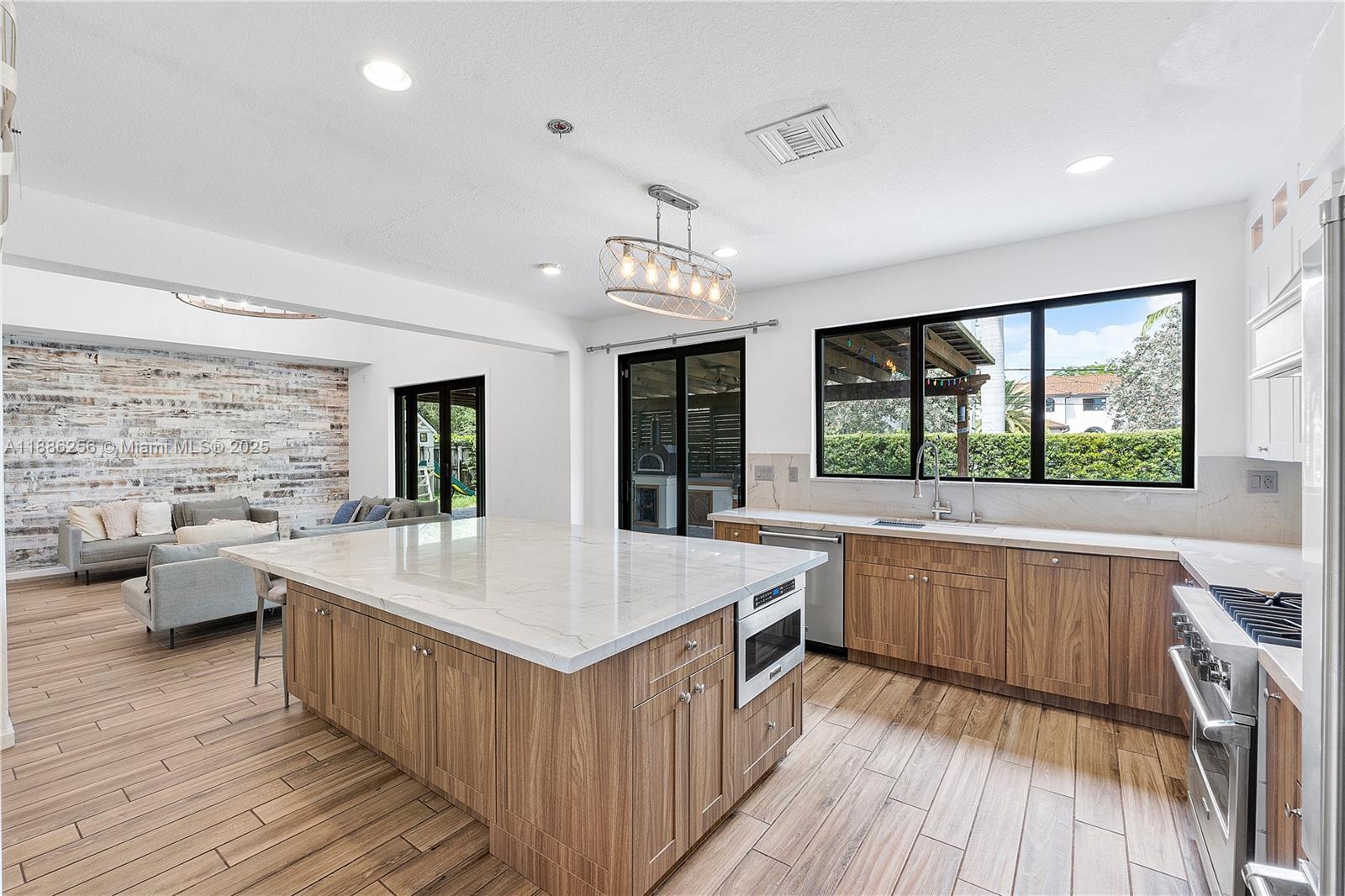 ZUNJIC ESTATES - Residential