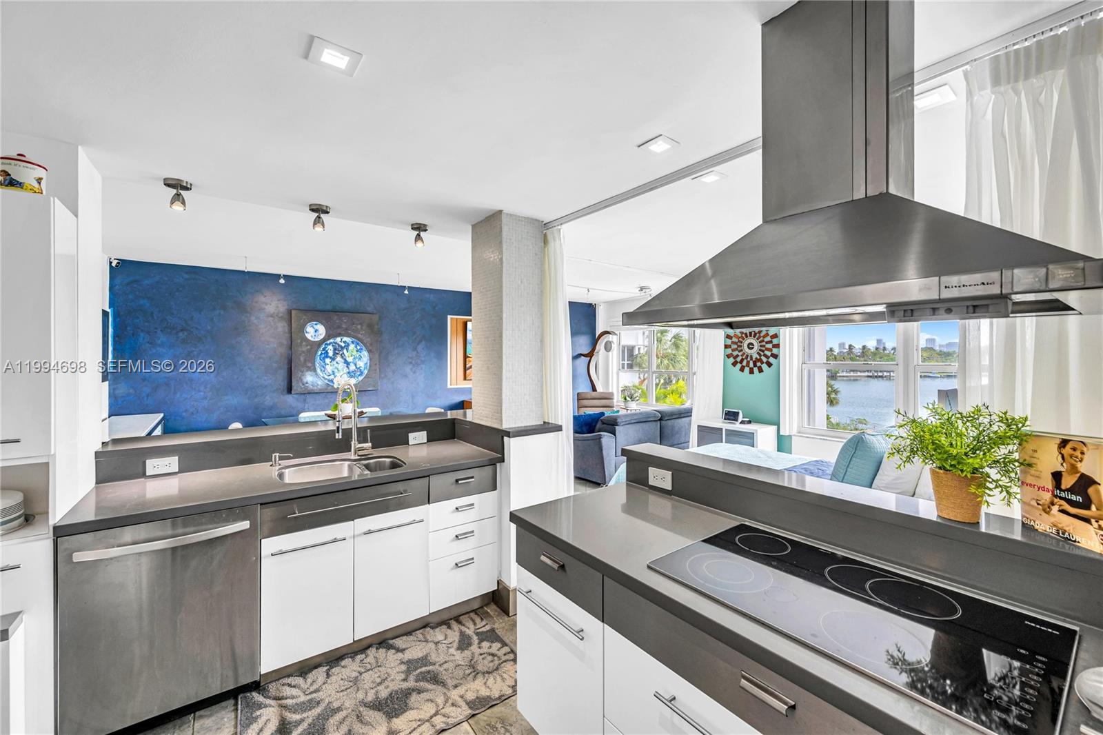 BLAIR HOUSE CONDO - WEST - Residential