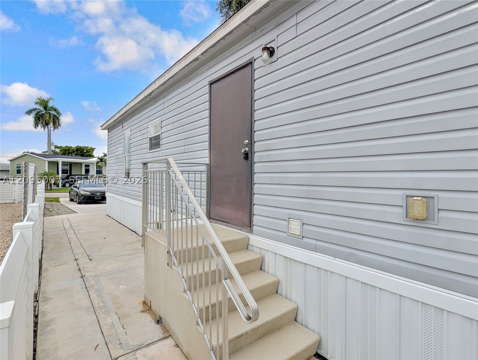 View photos, virtual tours, details... 1910 SW 85th Ln