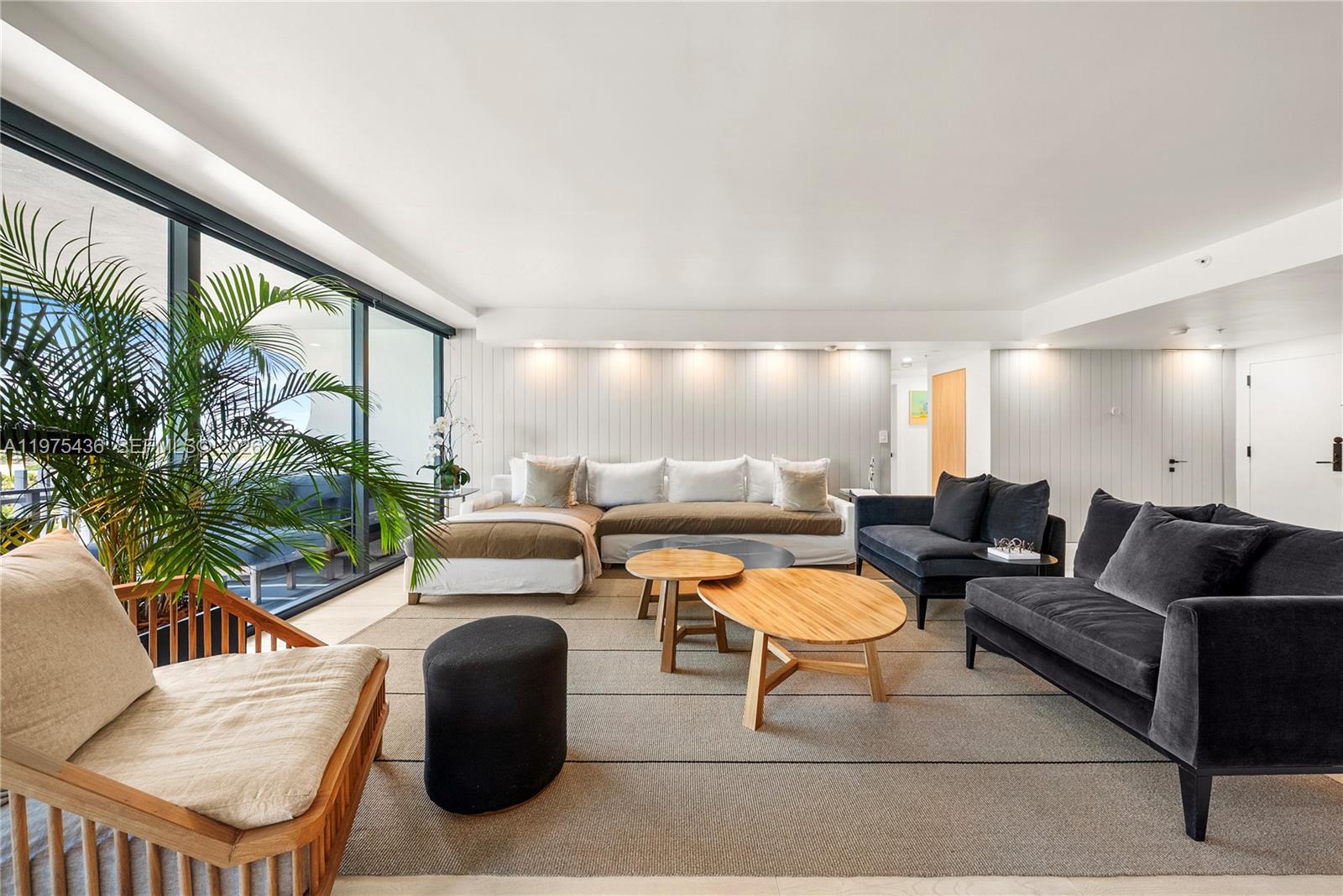 KENILWORTH CONDO - Residential