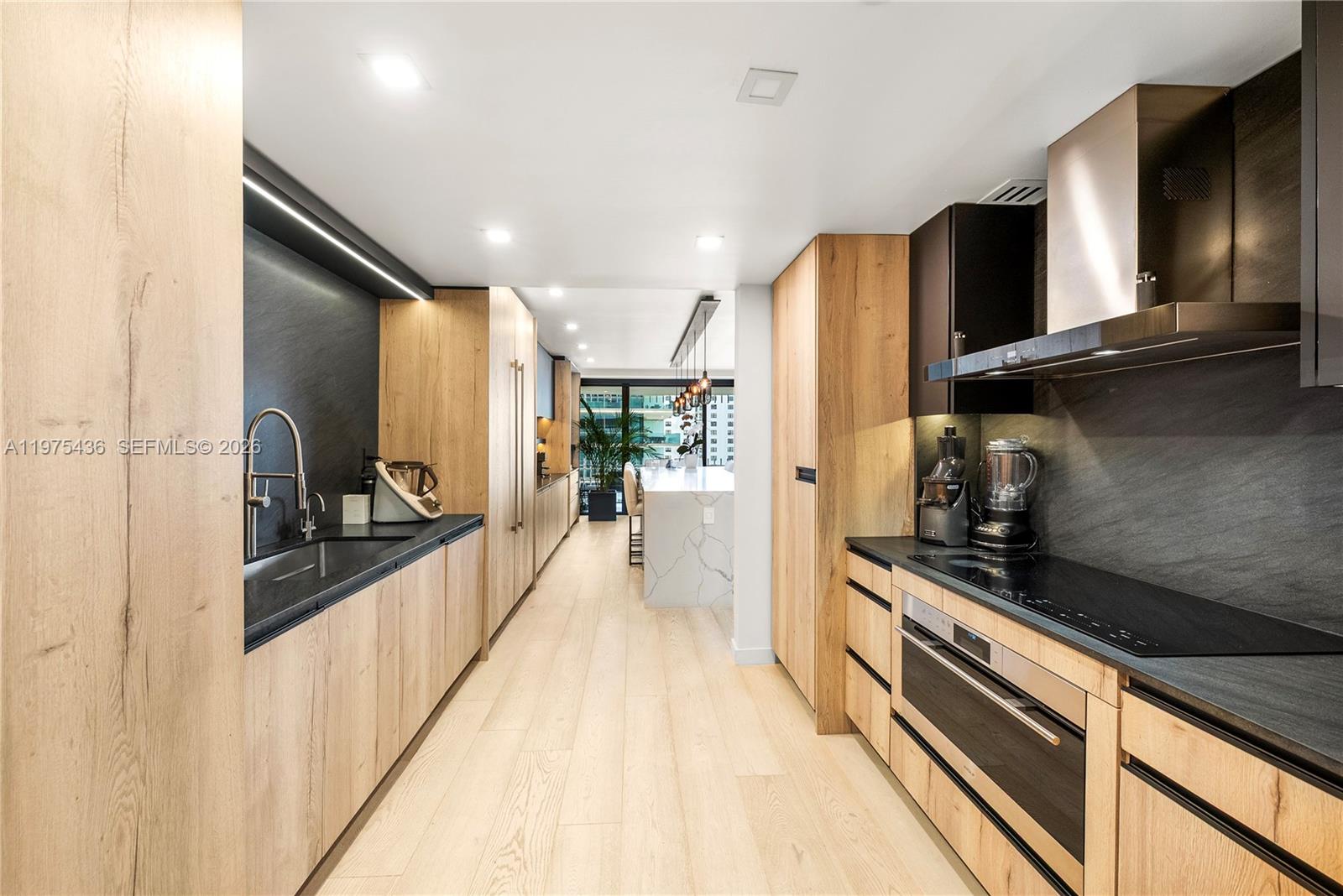 KENILWORTH CONDO - Residential