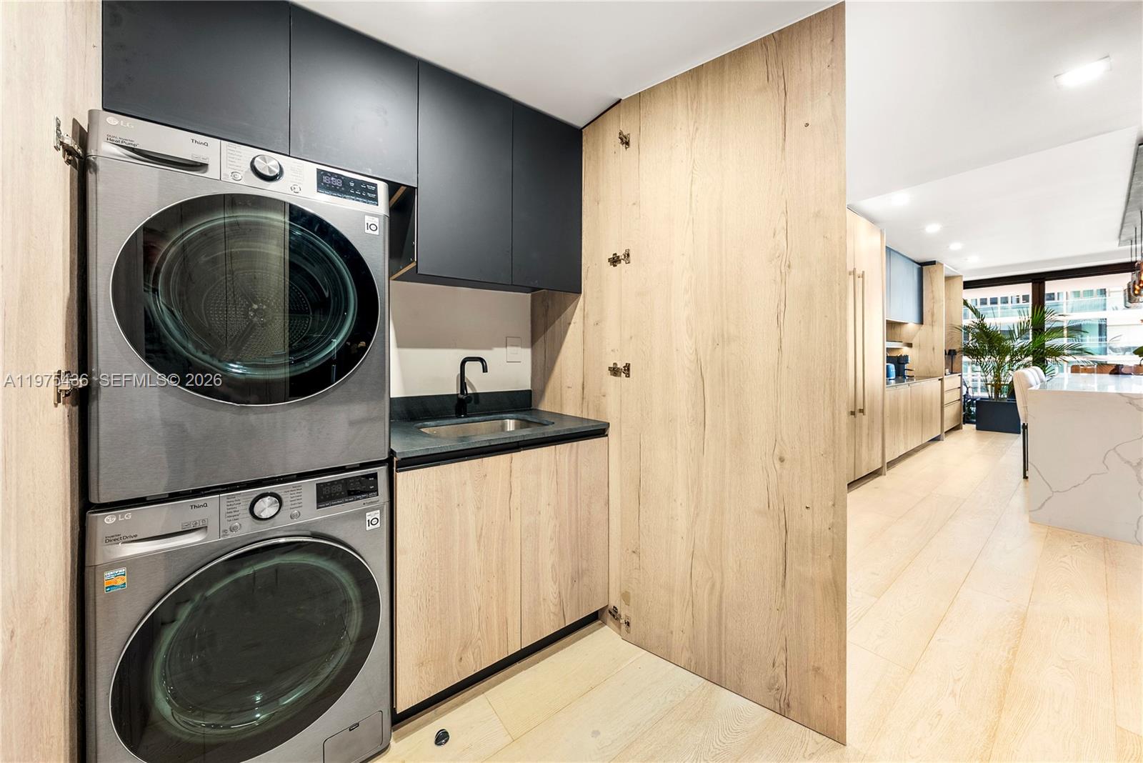 KENILWORTH CONDO - Residential