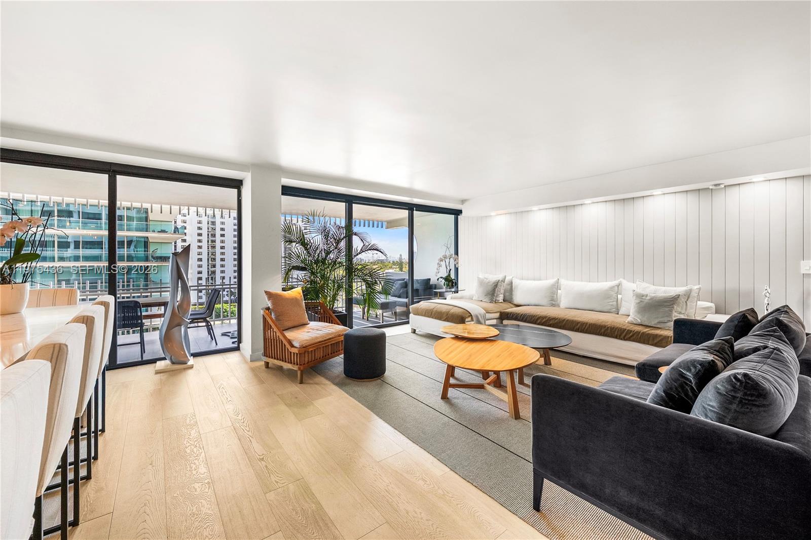 KENILWORTH CONDO - Residential