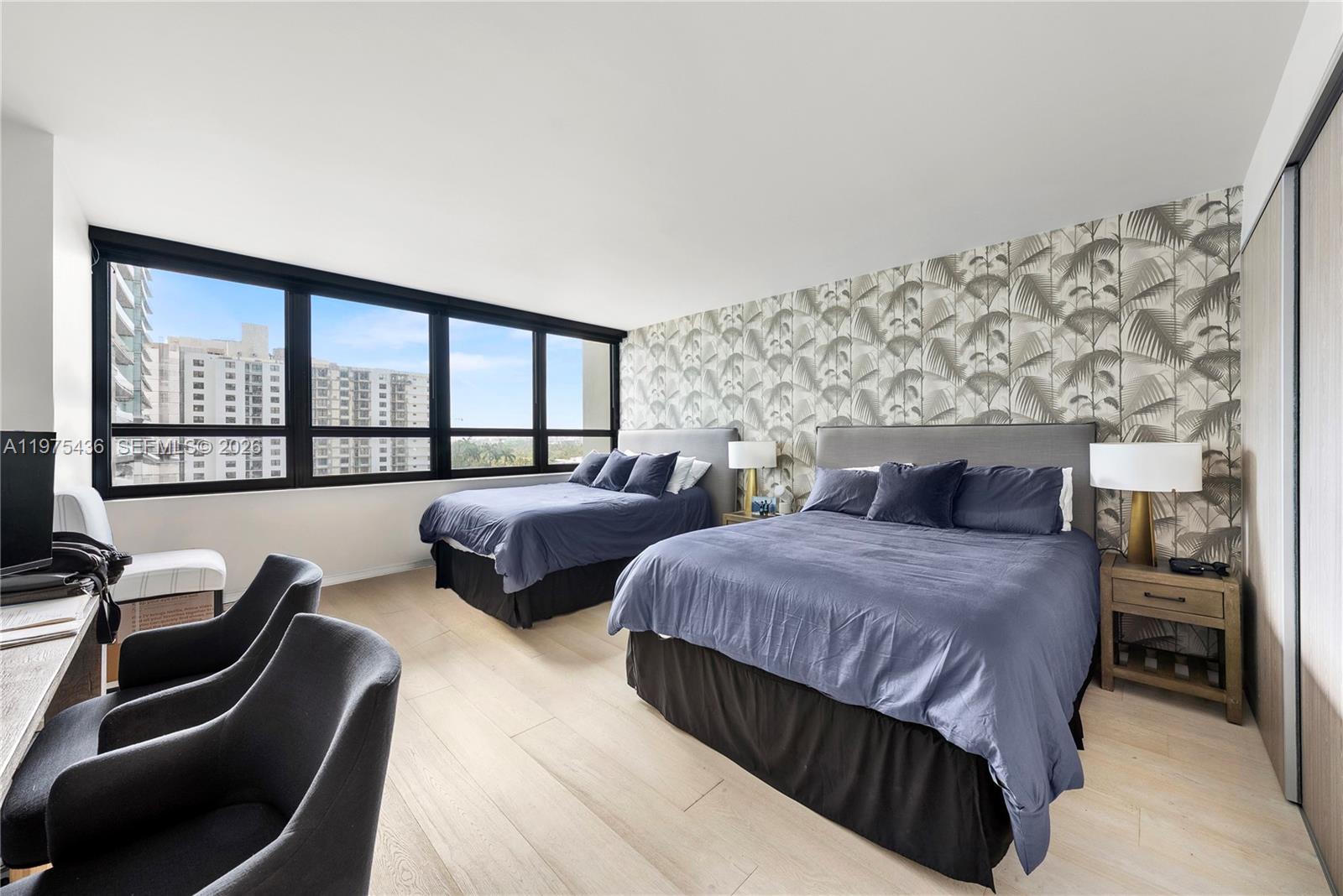 KENILWORTH CONDO - Residential