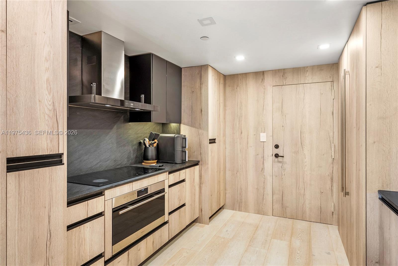 KENILWORTH CONDO - Residential