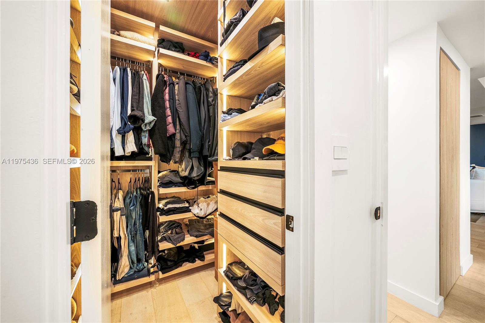 KENILWORTH CONDO - Residential