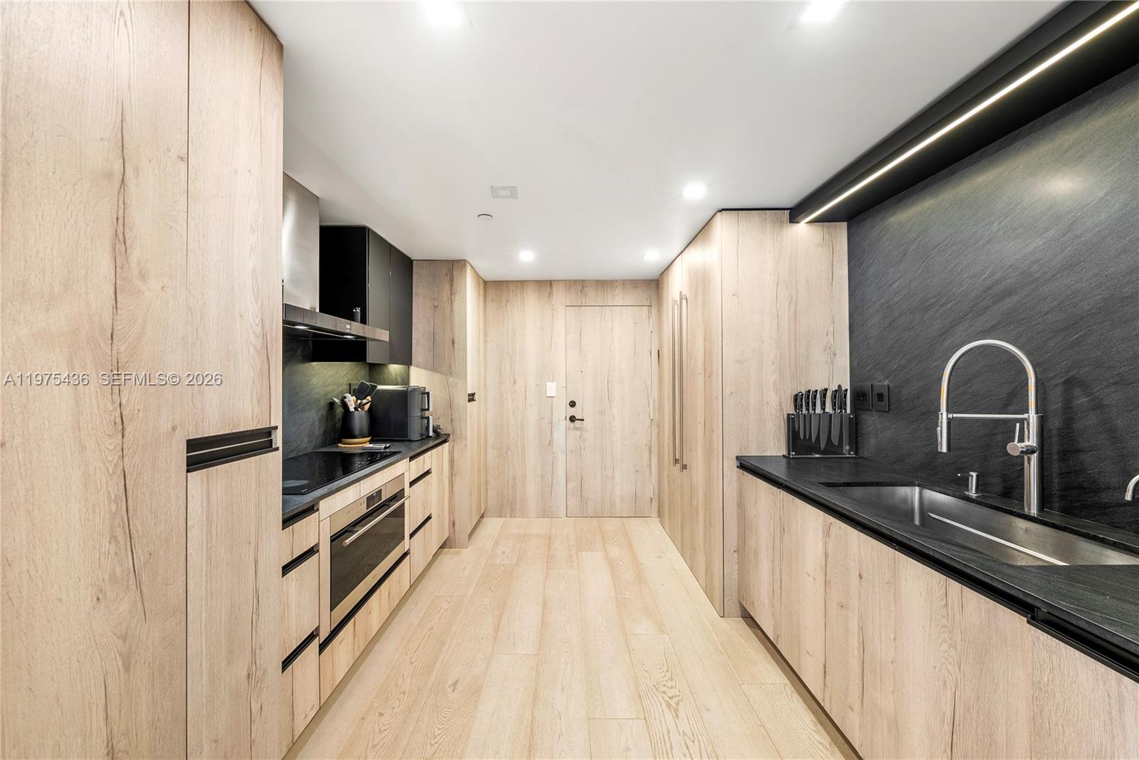 KENILWORTH CONDO - Residential