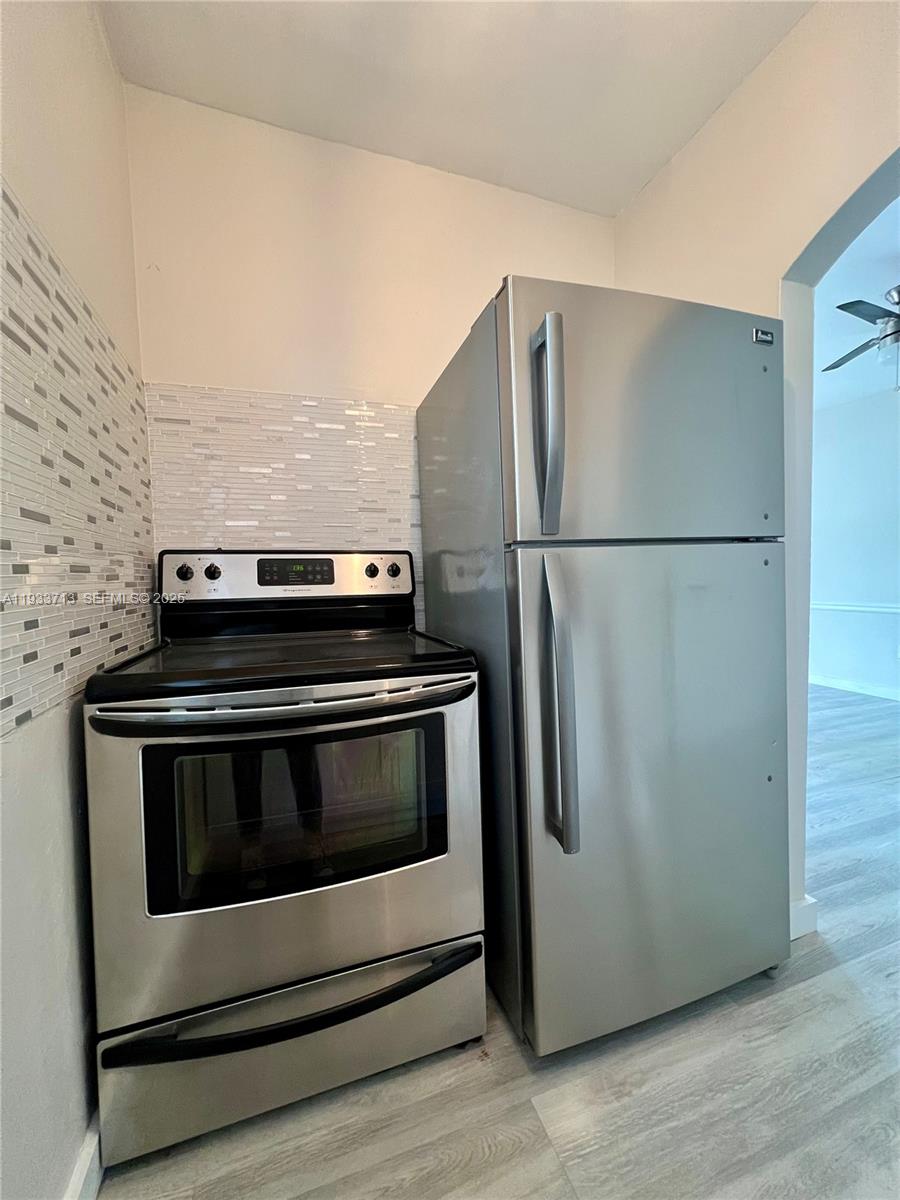 DIXIE HIGHWAY TRACK - Land