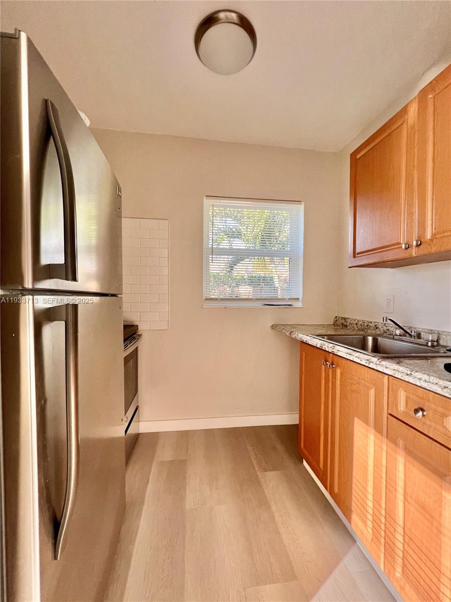 DIXIE HIGHWAY TRACK - Land