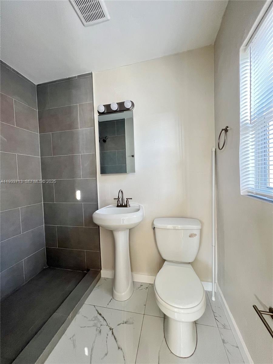 DIXIE HIGHWAY TRACK - Land