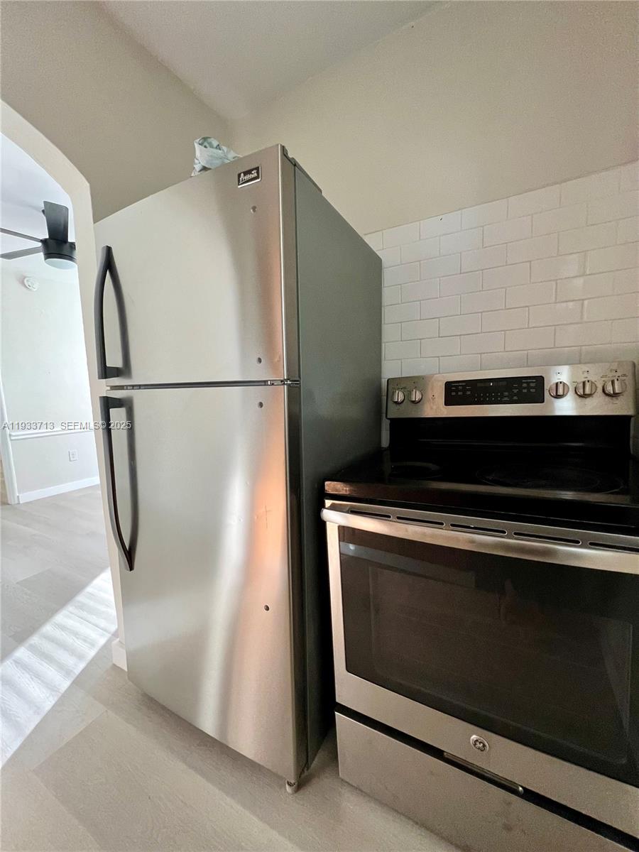 DIXIE HIGHWAY TRACK - Land