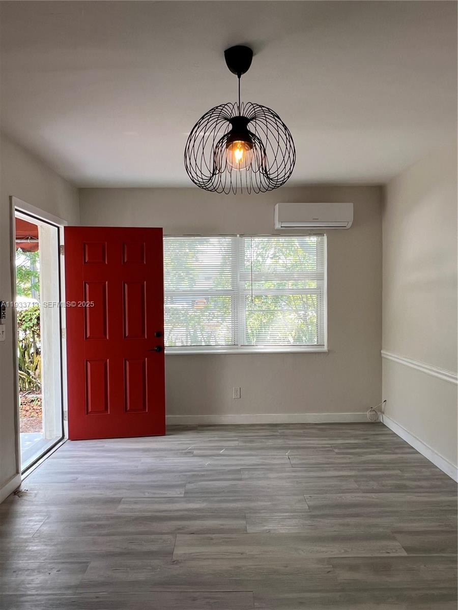 DIXIE HIGHWAY TRACK - Land