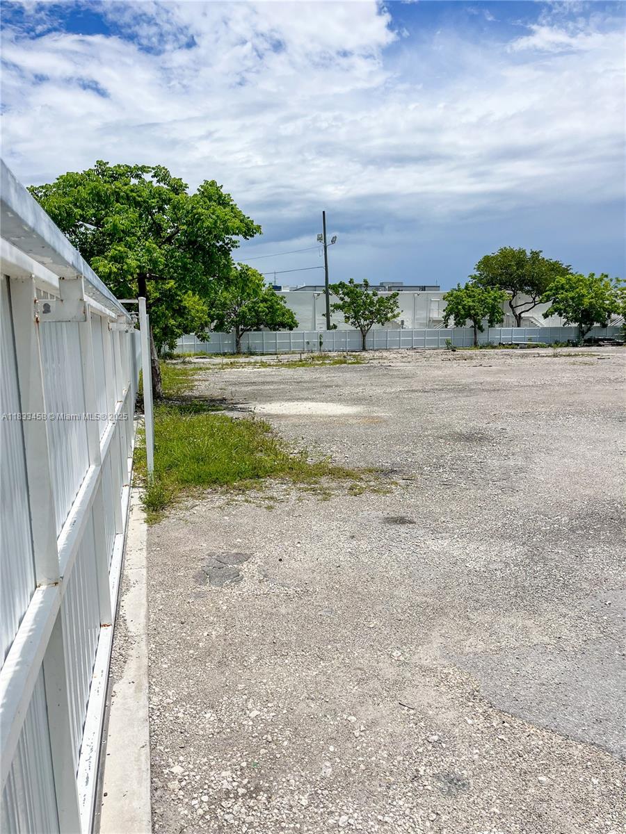 1401 NW 108th Ave