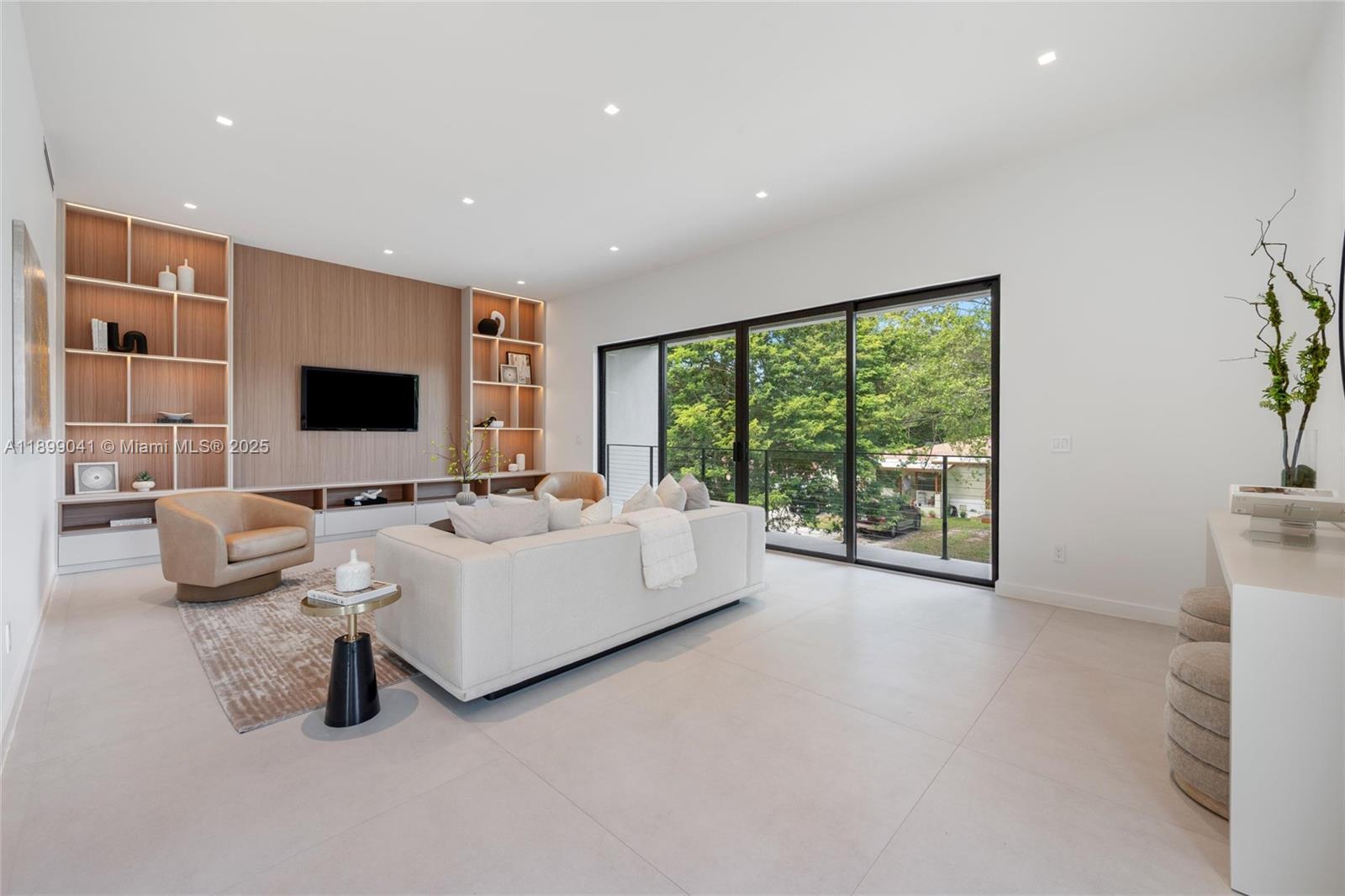 BRENTWOOD - Residential