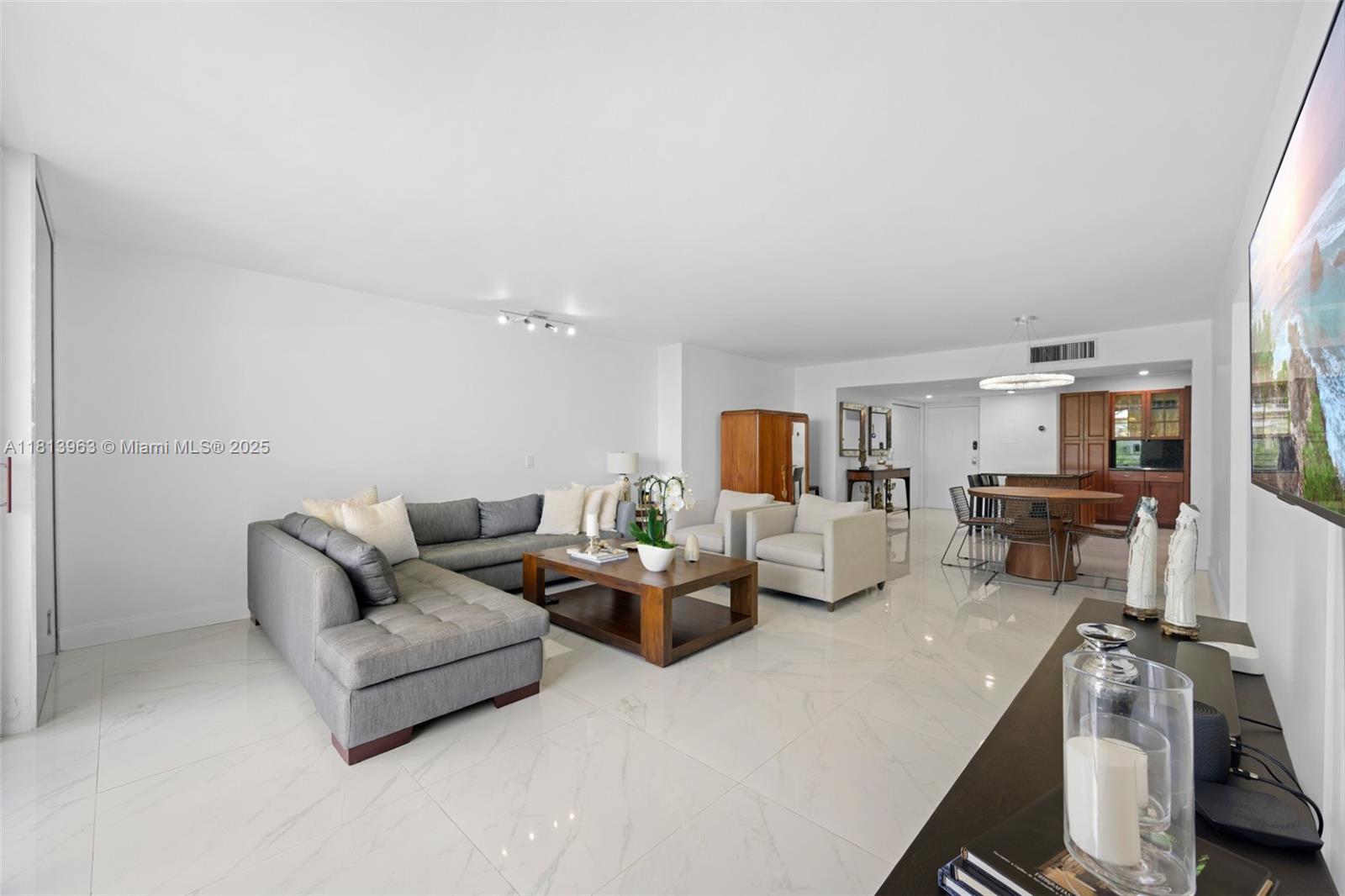 OLYMPUS CONDO PHASE - Residential