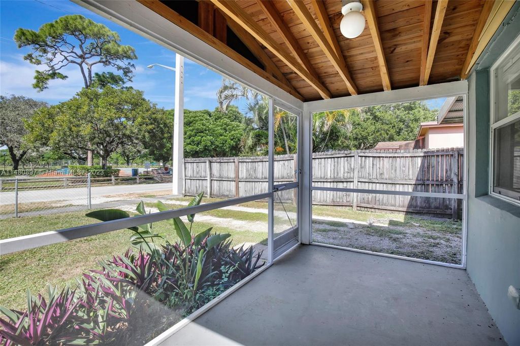 Photo of 2118 SW 3rd Ter, Fort Lauderdale, FL 33315 (MLS # A11480897)