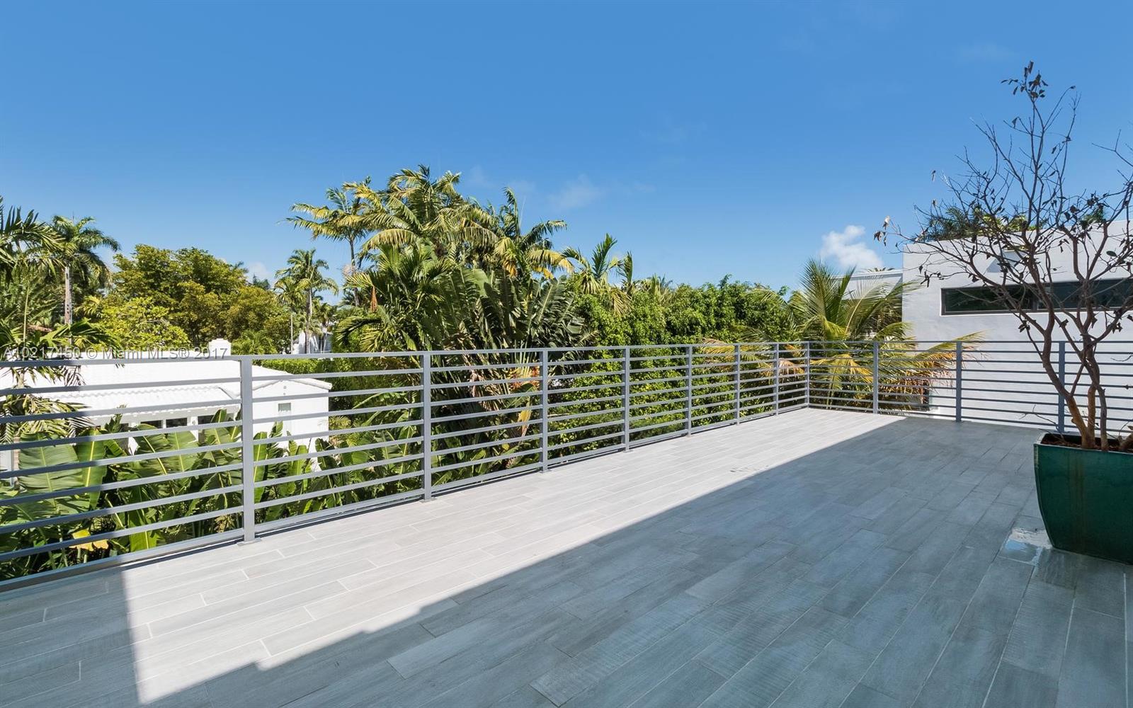 Sunset Islands IV - Residential