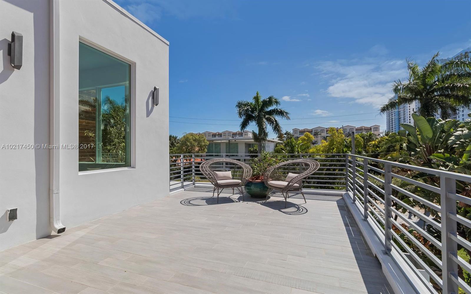 Sunset Islands IV - Residential