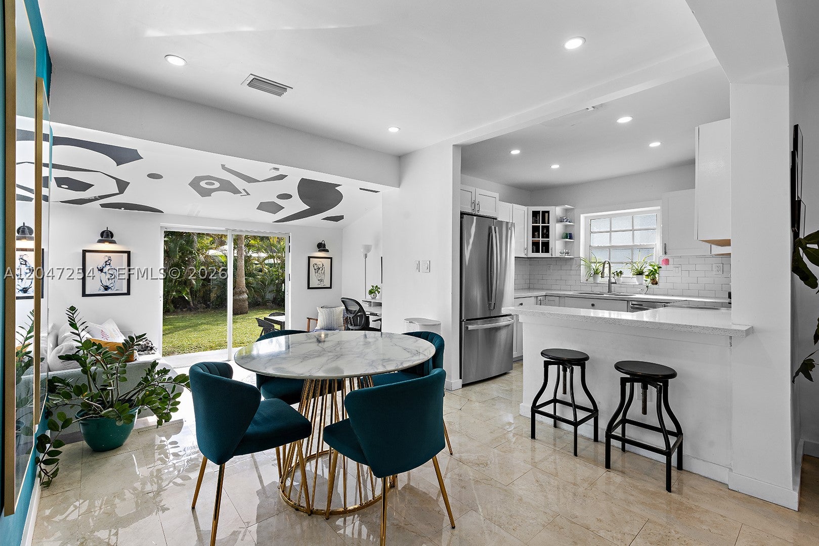 794 NW 45th St