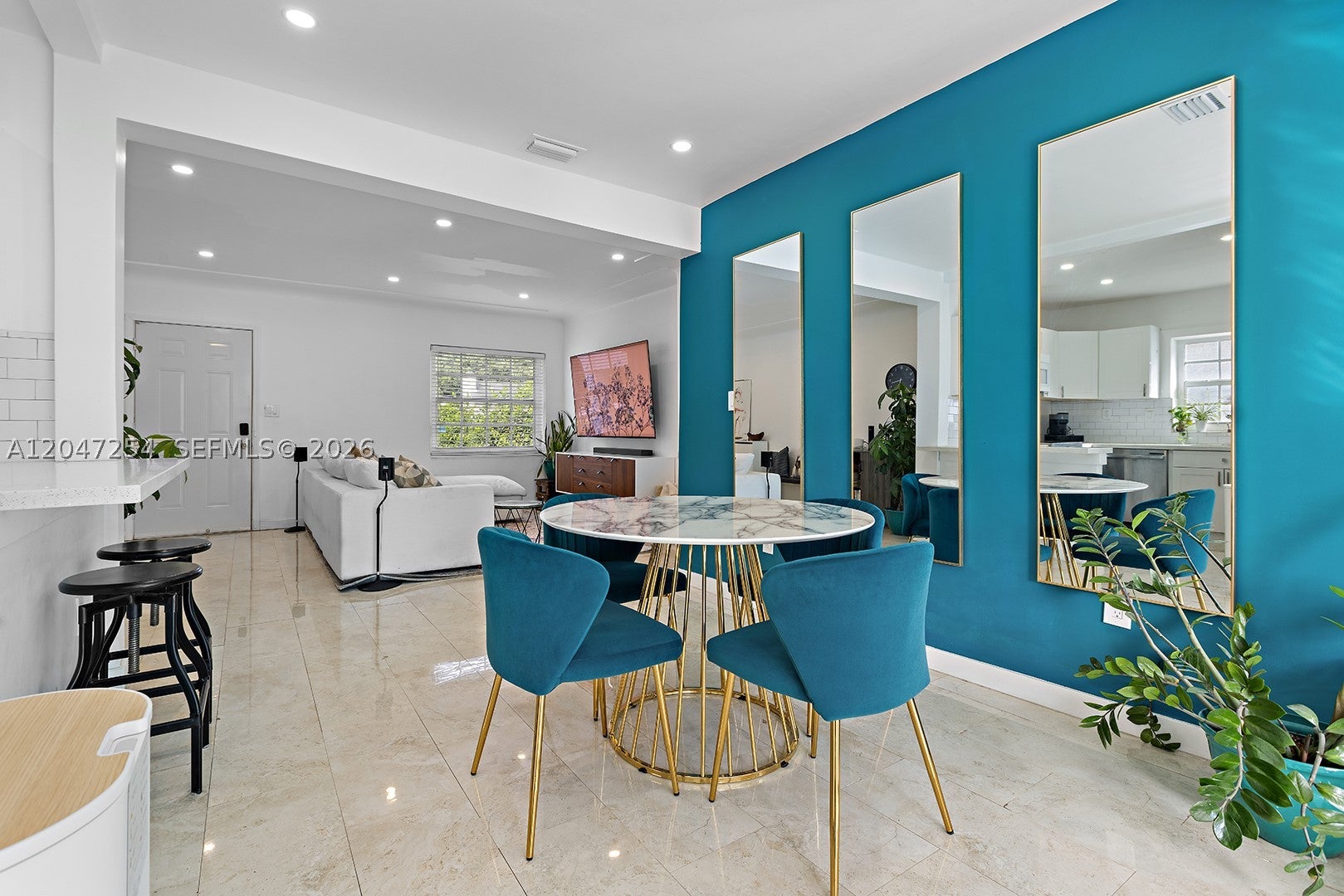 794 NW 45th St