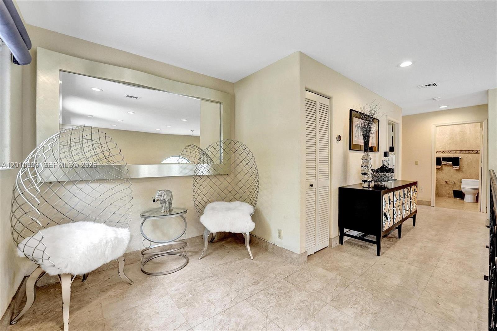 EMBASSY LAKES - Residential