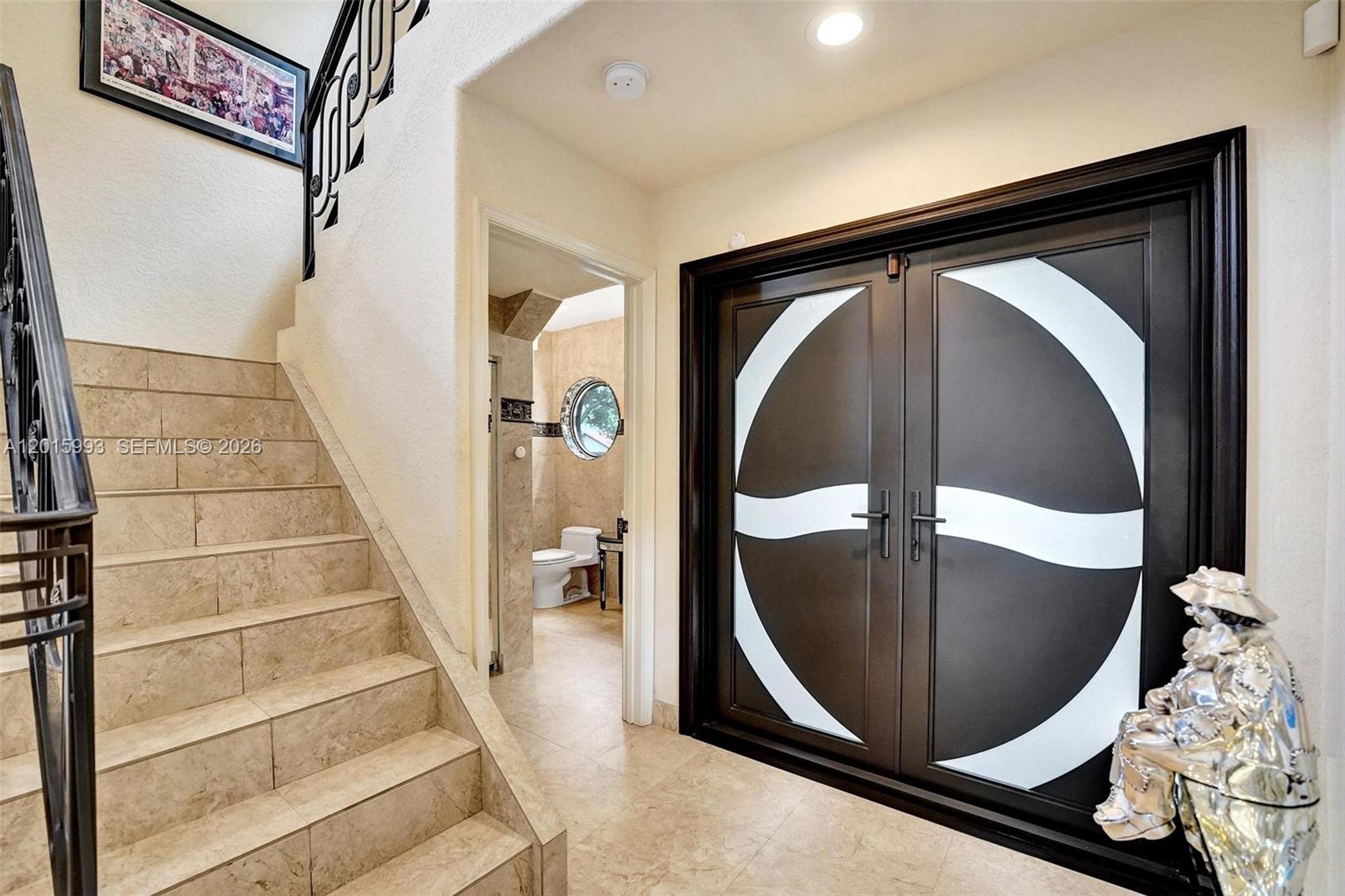 EMBASSY LAKES - Residential