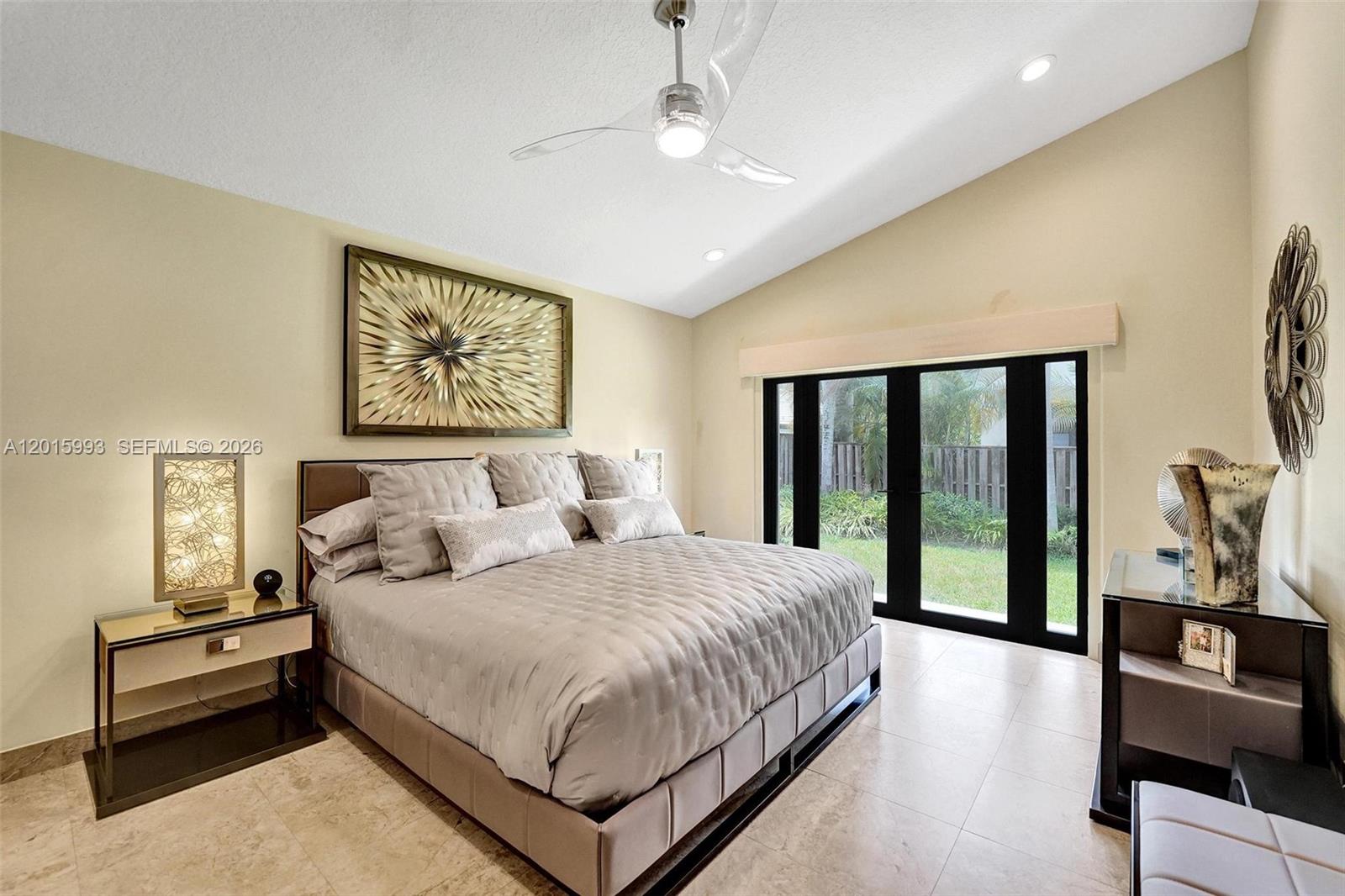 EMBASSY LAKES - Residential