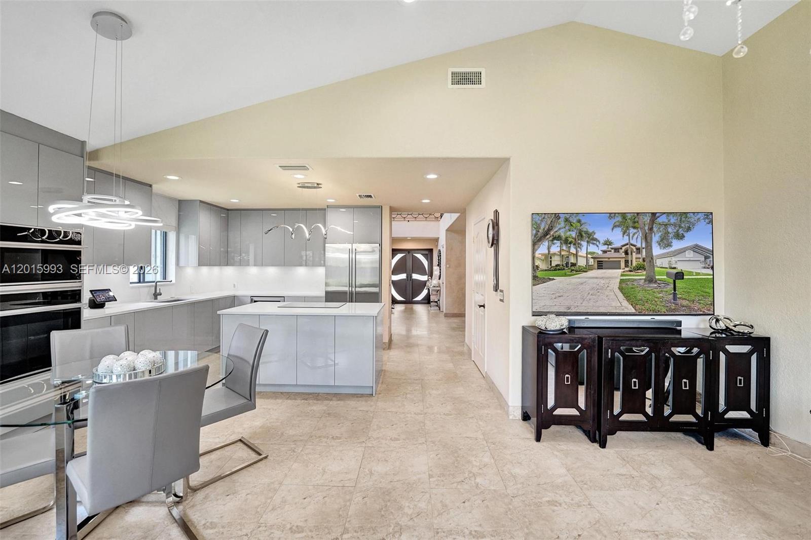 EMBASSY LAKES - Residential