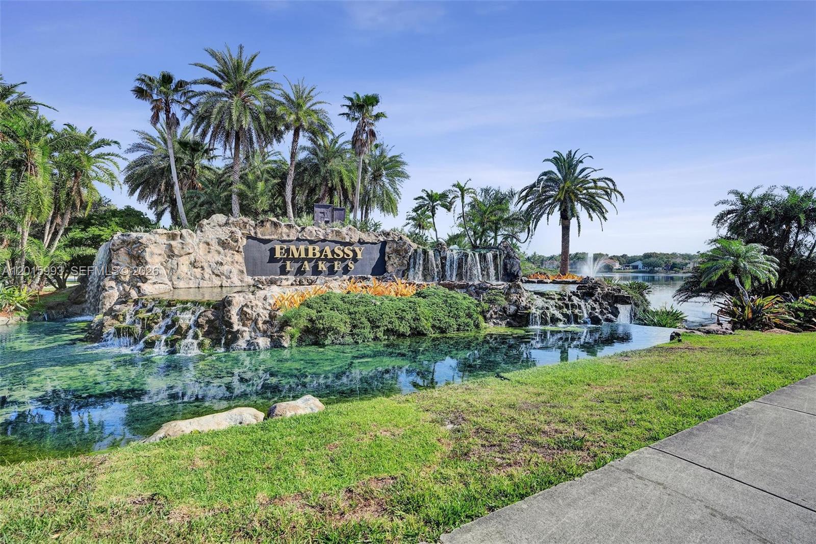 EMBASSY LAKES - Residential