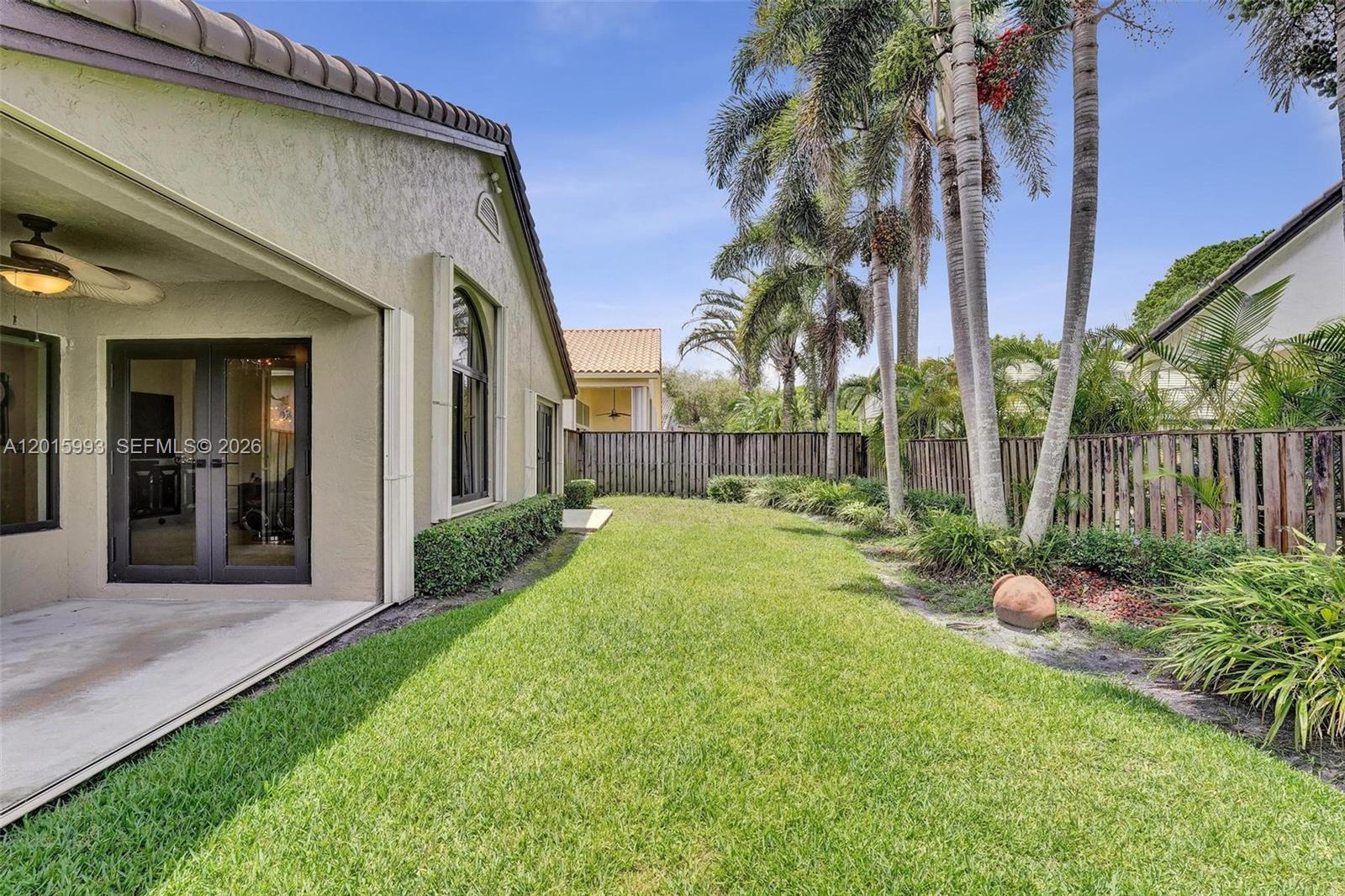 EMBASSY LAKES - Residential