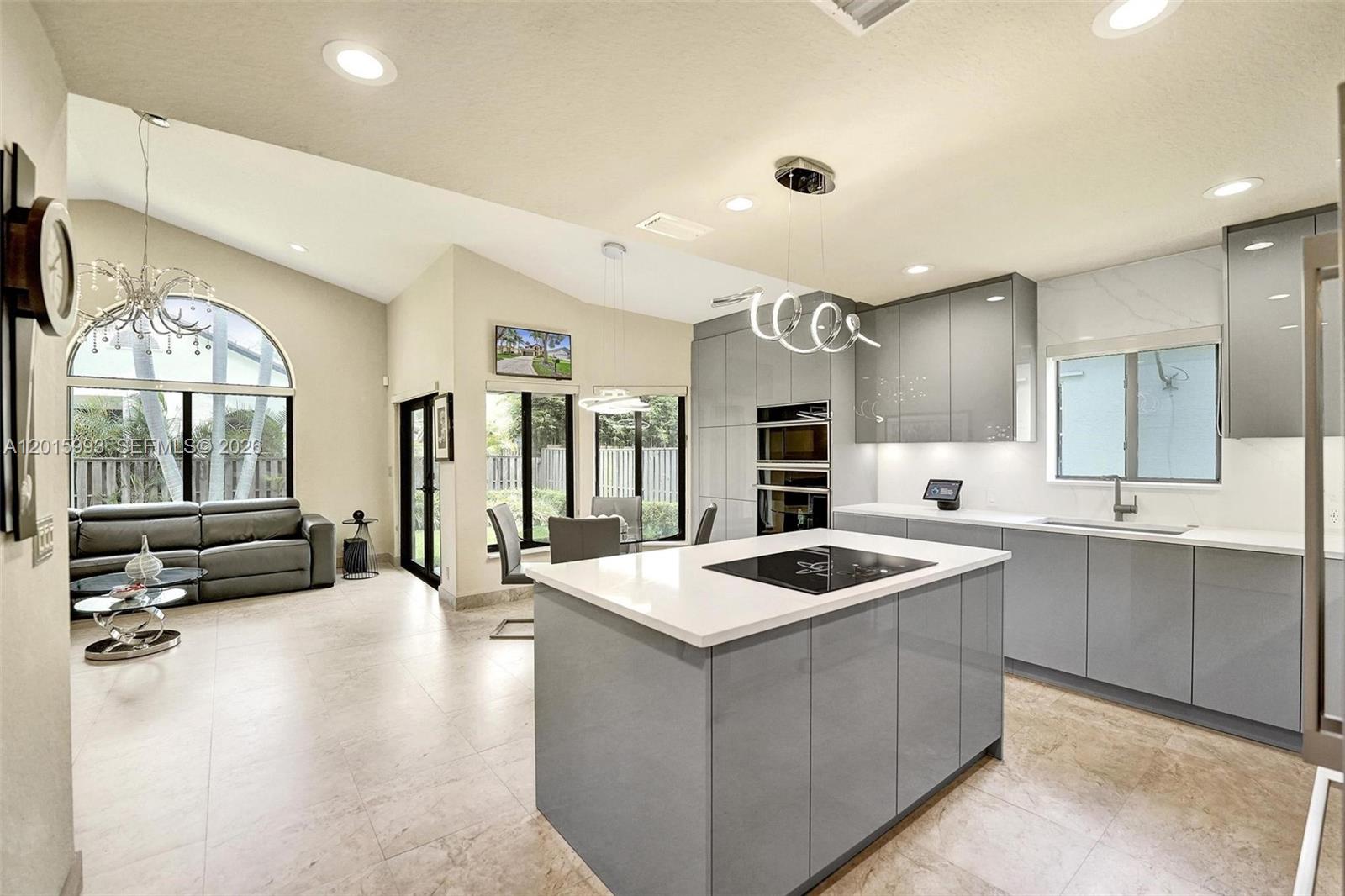 EMBASSY LAKES - Residential