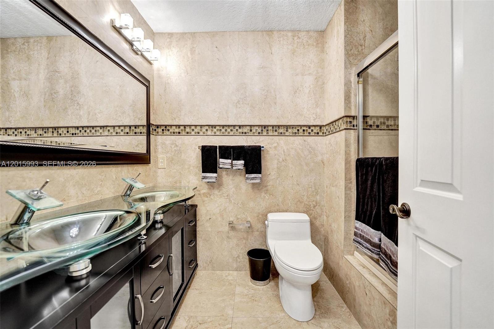 EMBASSY LAKES - Residential