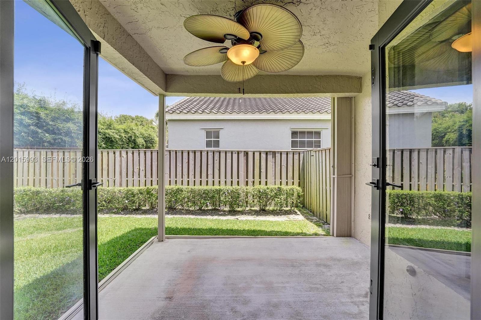 EMBASSY LAKES - Residential