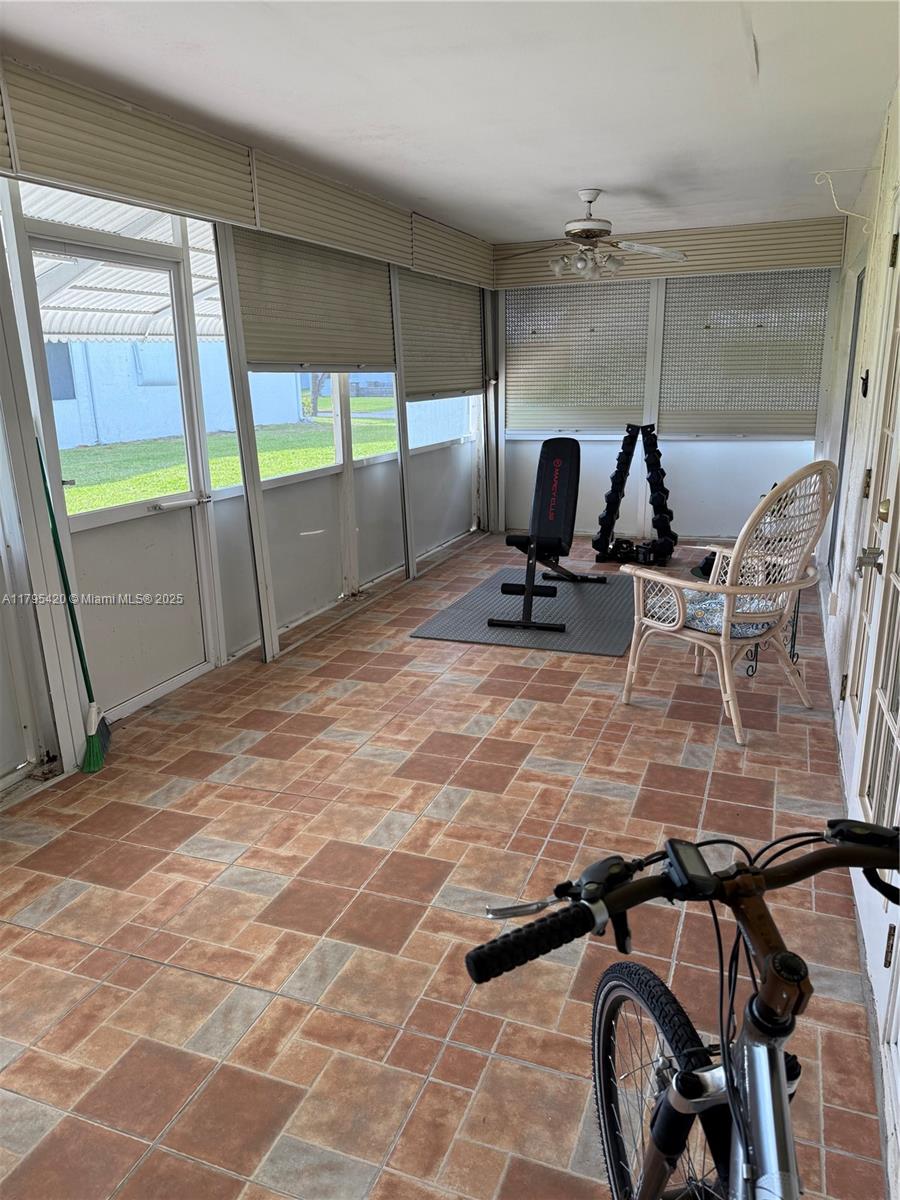 LAUDERDALE WEST 2 SEC - Residential