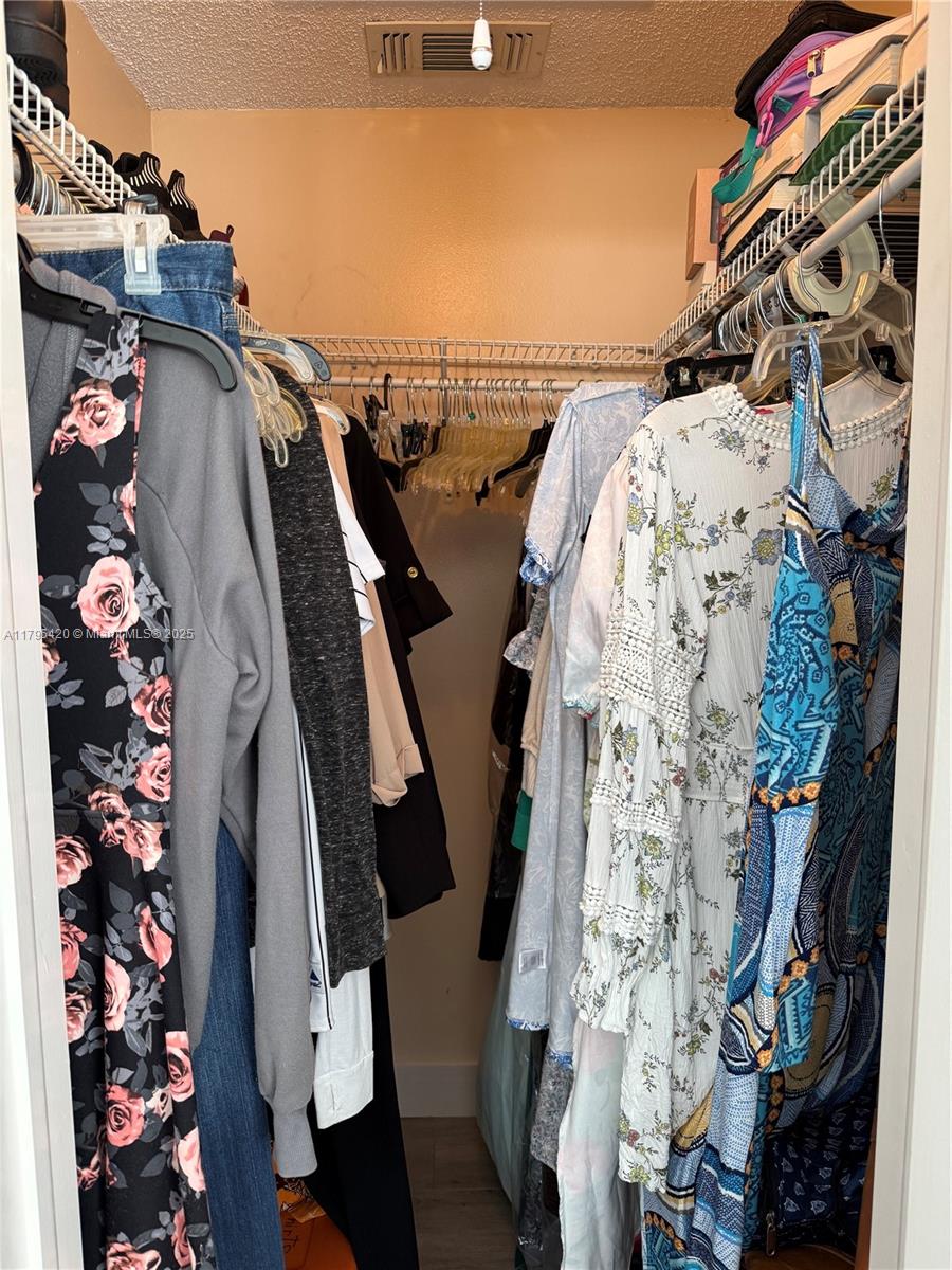 LAUDERDALE WEST 2 SEC - Residential