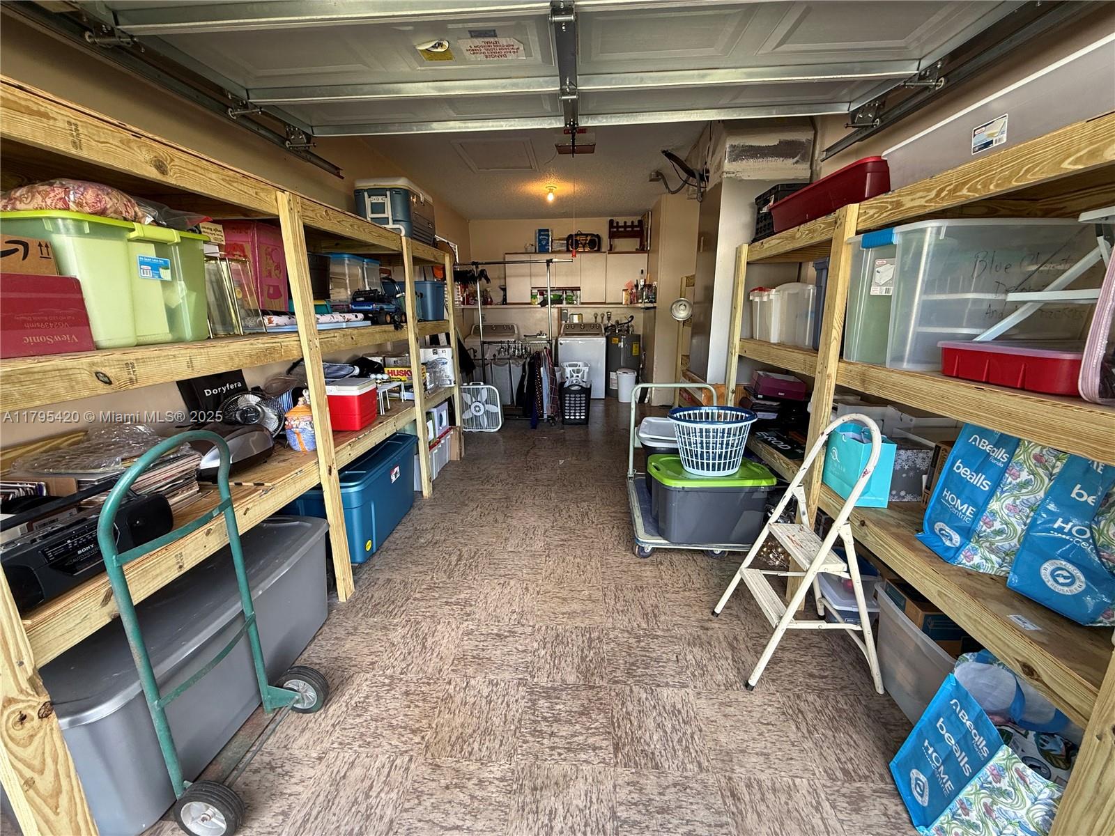 LAUDERDALE WEST 2 SEC - Residential