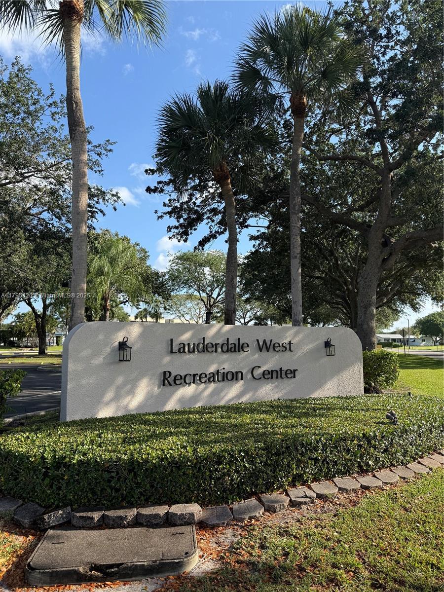 LAUDERDALE WEST 2 SEC - Residential