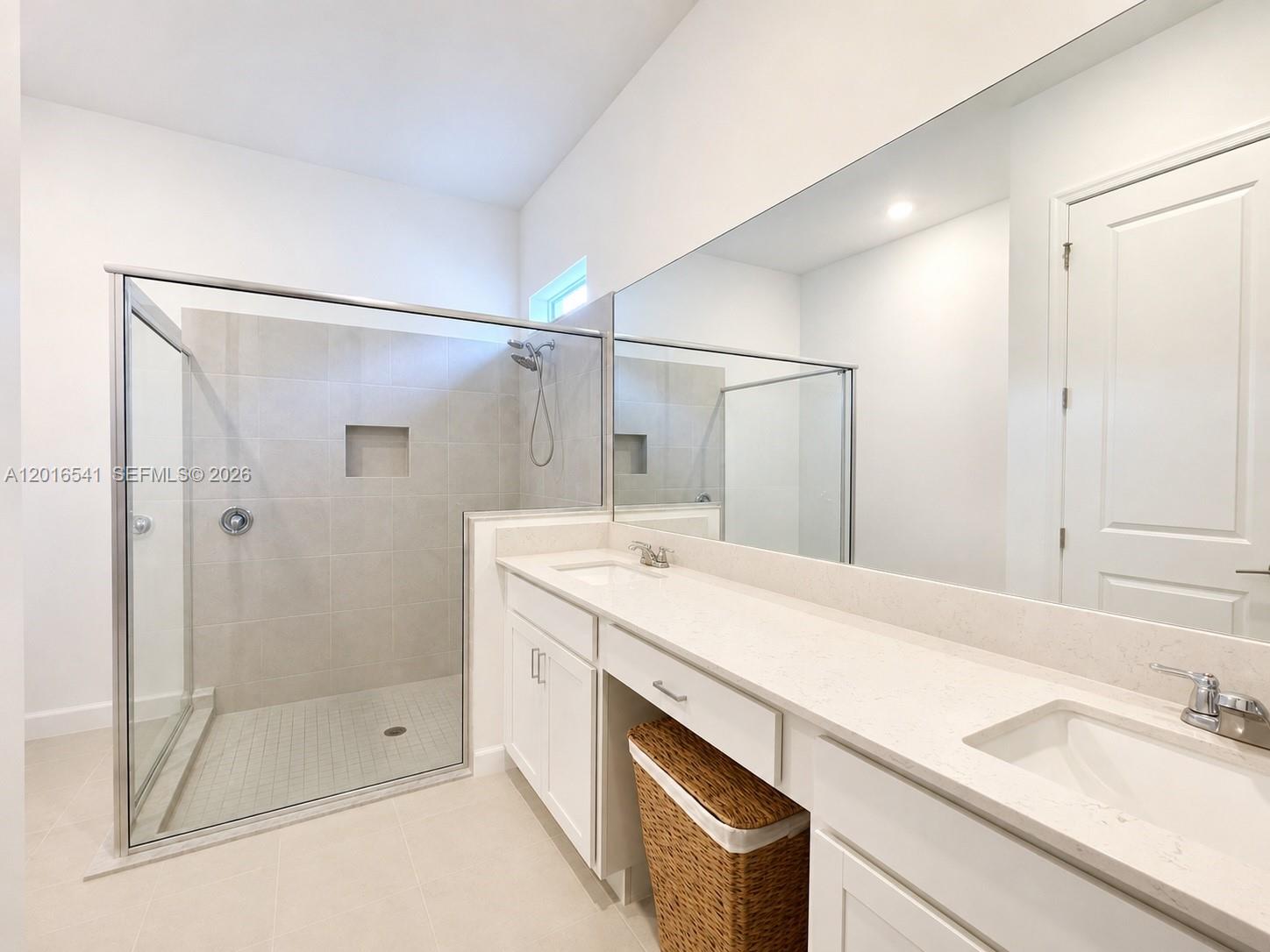 REPLAT OF VERANDA PRESERV - Residential