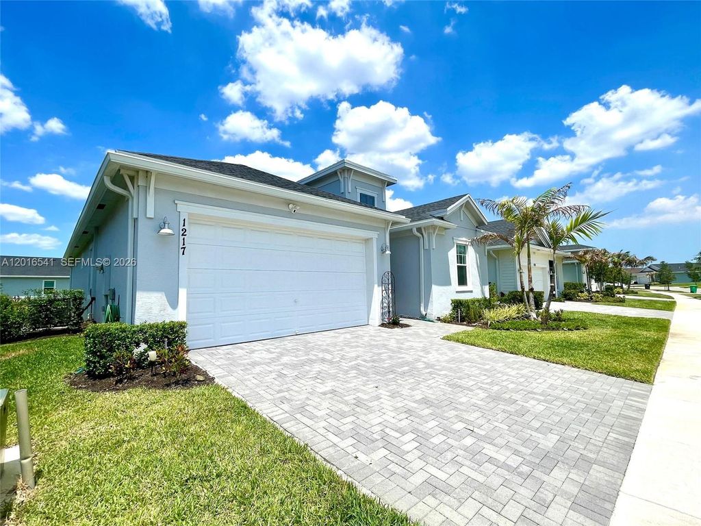 Photo of 1217 SE Crosswood Way, Port St Lucie, FL 34984 (MLS # A12016541)