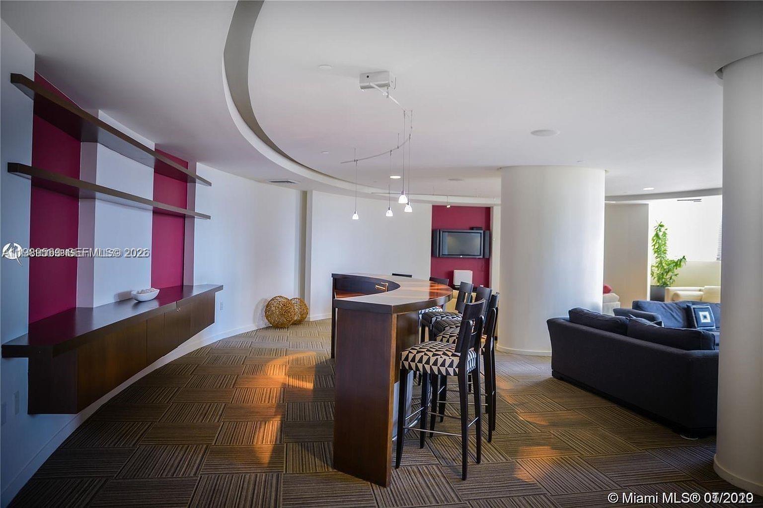 METROPOLIS I AT DADELAND - Residential