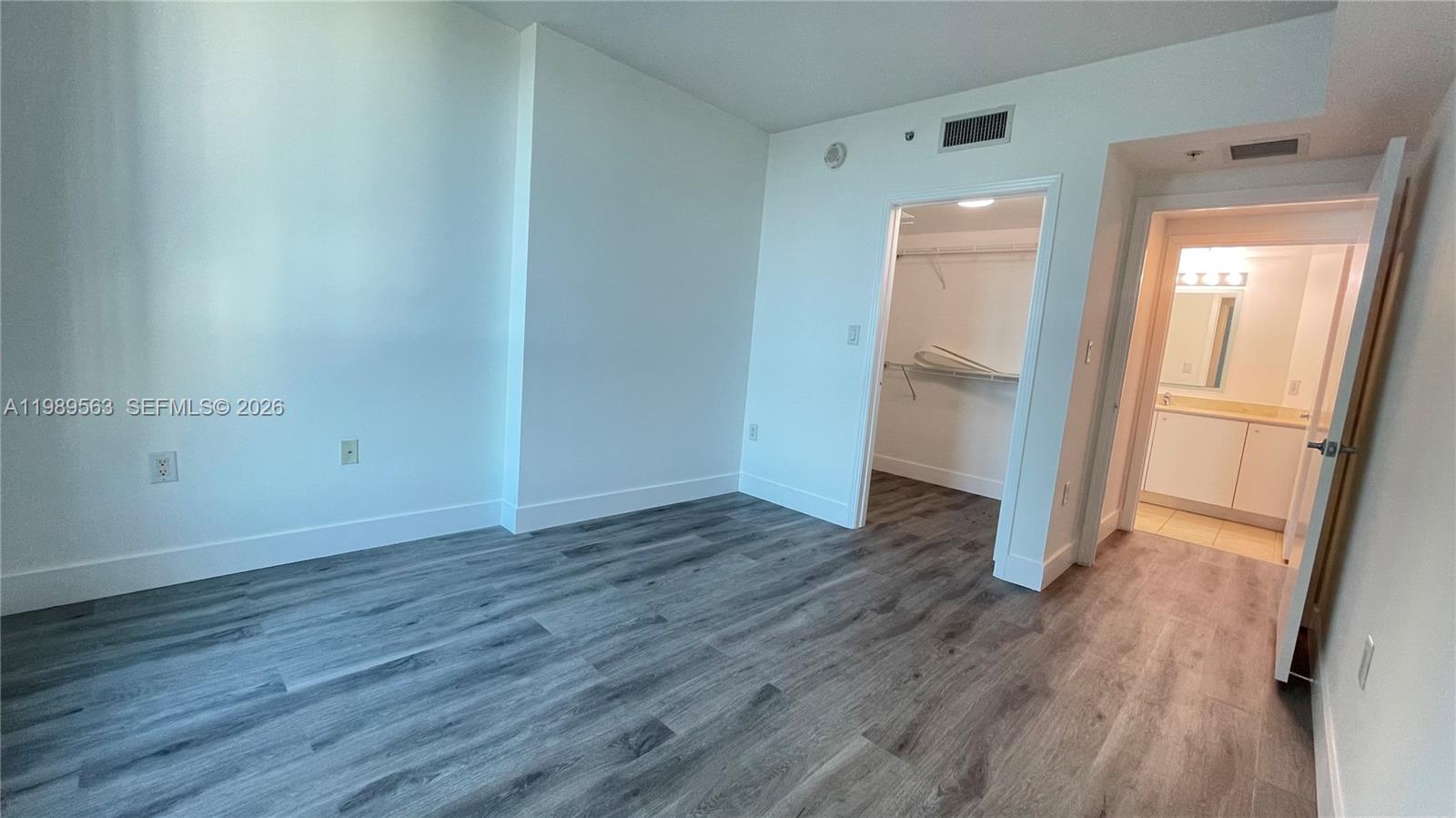 METROPOLIS I AT DADELAND - Residential