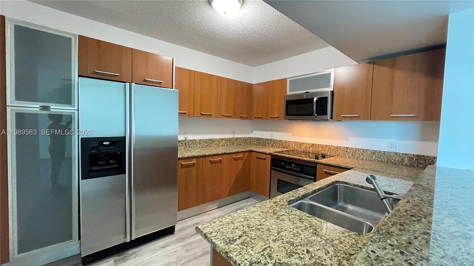 METROPOLIS I AT DADELAND - Residential