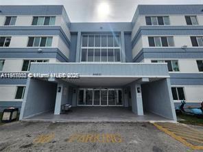 NARANJA LAKES CONDO NO 5 - Residential