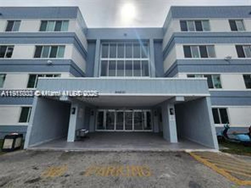 This  2 Bedroom 2 Bath unit is ready to move in.  New kitchen and freshly painted.  Located in the heart of Homestead.  Unit features high-impact windows, plus a large interior storage room.  Close to major Highway.